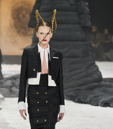 Το show του Thom Browne στην Εβδομάδα Μόδας της Ν. Υόρκης ήταν μια φαντασμαγορία της ποίησης και της χειροτεχνίας