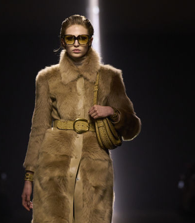 Η glam sexy chic εποχή συνεχίζεται στη συλλογή FW '24 του Tom Ford