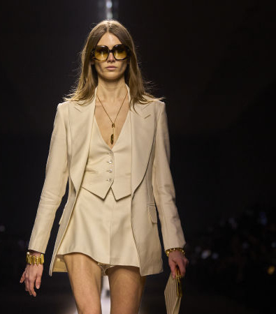 Η glam sexy chic εποχή συνεχίζεται στη συλλογή FW '24 του Tom Ford