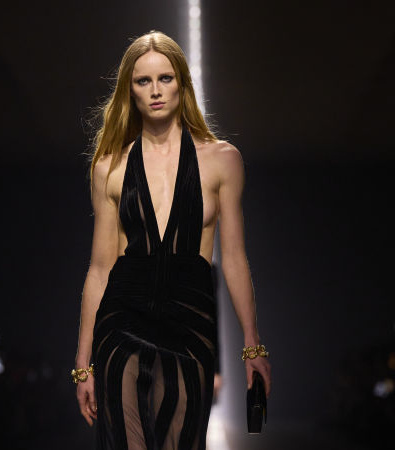 Η glam sexy chic εποχή συνεχίζεται στη συλλογή FW '24 του Tom Ford