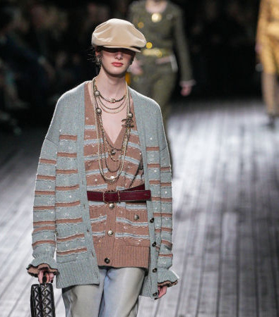 Chanel FW '24: Το θέρετρο Deauville γίνεται η πηγή έμπνευσης της ακαταμάχητα ρομαντικής συλλογής