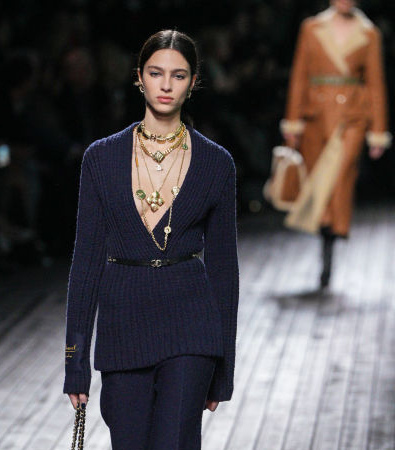 Chanel FW '24: Το θέρετρο Deauville γίνεται η πηγή έμπνευσης της ακαταμάχητα ρομαντικής συλλογής