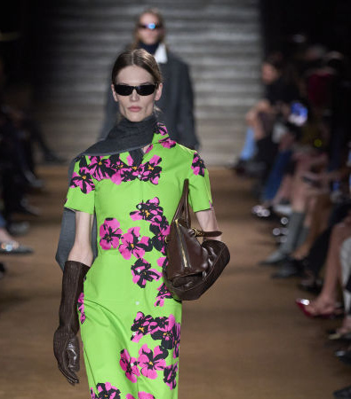 Miu Miu FW '24: Μια συλλογή που ξυπνά μνήμες από διαφορετικά στάδια της ζωής μας