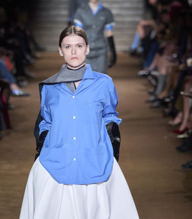 Miu Miu FW '24: Μια συλλογή που ξυπνά μνήμες από διαφορετικά στάδια της ζωής μας