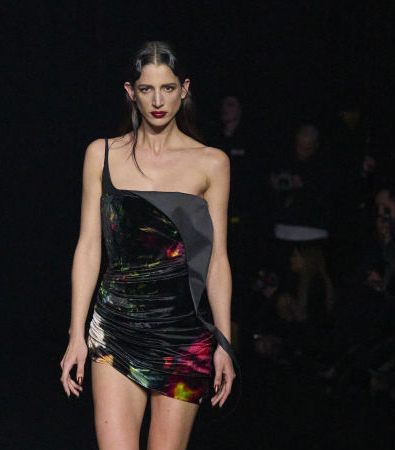 Mugler FW '24: Ένα show-υπέρθεαμα θεατρικότητας και καινοτομίας