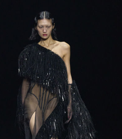 Mugler FW '24: Ένα show-υπέρθεαμα θεατρικότητας και καινοτομίας