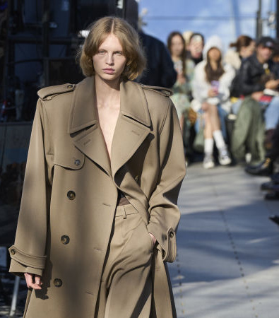 Stella McCartney FW '24: Ένα show με '70s αναφορές και με επίκεντρο τον πλανήτη μας