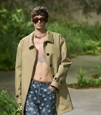 Gucci Londra: Η αιθέρια συλλογή Cruise 2025 του οίκου ήταν η επιτομή της σύγχρονης γυναίκας