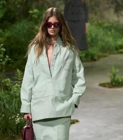 Gucci Londra: Η αιθέρια συλλογή Cruise 2025 του οίκου ήταν η επιτομή της σύγχρονης γυναίκας