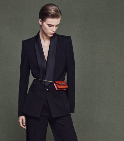 Η συλλογή της Victoria Beckham Resort '25 είναι μια ανάσα φρέσκου αέρα στον κόσμο της μόδας