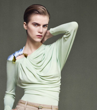 Η συλλογή της Victoria Beckham Resort '25 είναι μια ανάσα φρέσκου αέρα στον κόσμο της μόδας