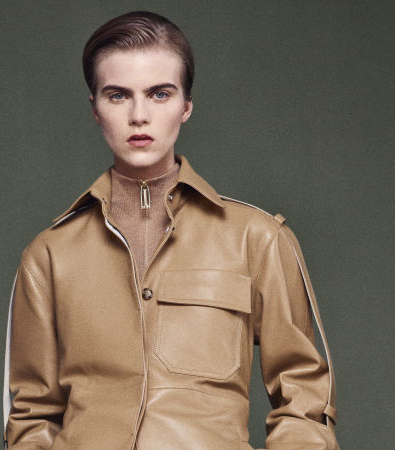 Η συλλογή της Victoria Beckham Resort '25 είναι μια ανάσα φρέσκου αέρα στον κόσμο της μόδας