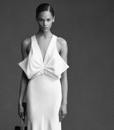 Η συλλογή της Victoria Beckham Resort '25 είναι μια ανάσα φρέσκου αέρα στον κόσμο της μόδας