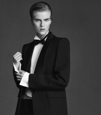 Η συλλογή της Victoria Beckham Resort '25 είναι μια ανάσα φρέσκου αέρα στον κόσμο της μόδας