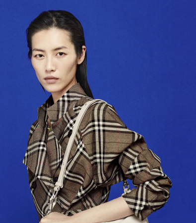 Η συλλογή Burberry Resort '25 φέρνει έναν ανανεωμένο αέρα στα κλασικά trenchcoat