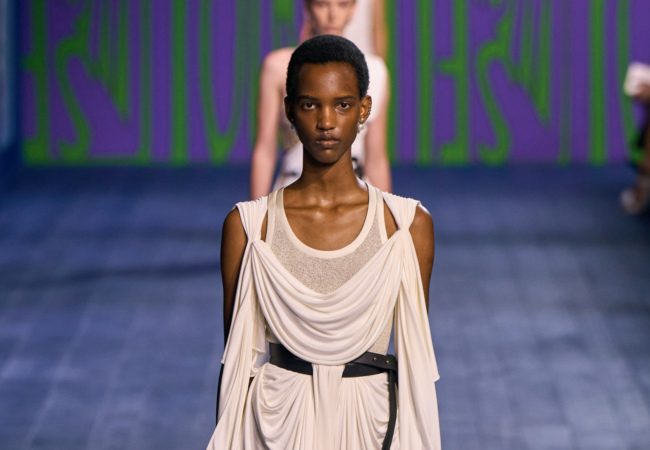 Οι «θεές» του Dior στην haute couture συλλογή FW 24/25 γιορτάζουν τη δύναμη του αθλητισμού από την αρχαιότητα μέχρι σήμερα