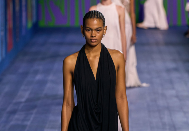 Οι «θεές» του Dior στην haute couture συλλογή FW 24/25 γιορτάζουν τη δύναμη του αθλητισμού από την αρχαιότητα μέχρι σήμερα