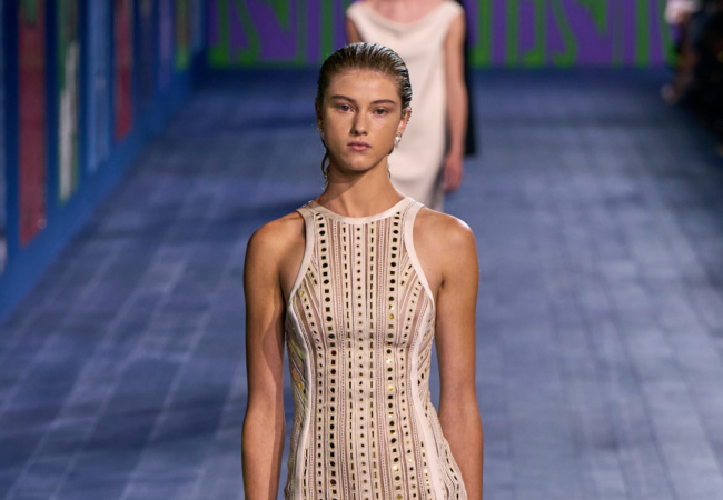 Οι «θεές» του Dior στην haute couture συλλογή FW 24/25 γιορτάζουν τη δύναμη του αθλητισμού από την αρχαιότητα μέχρι σήμερα