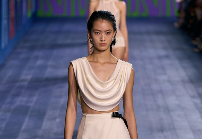 Οι «θεές» του Dior στην haute couture συλλογή FW 24/25 γιορτάζουν τη δύναμη του αθλητισμού από την αρχαιότητα μέχρι σήμερα