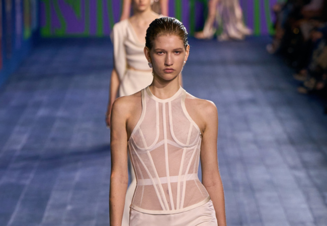 Οι «θεές» του Dior στην haute couture συλλογή FW 24/25 γιορτάζουν τη δύναμη του αθλητισμού από την αρχαιότητα μέχρι σήμερα