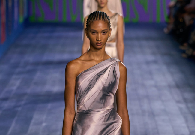 Οι «θεές» του Dior στην haute couture συλλογή FW 24/25 γιορτάζουν τη δύναμη του αθλητισμού από την αρχαιότητα μέχρι σήμερα
