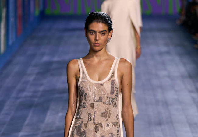 Οι «θεές» του Dior στην haute couture συλλογή FW 24/25 γιορτάζουν τη δύναμη του αθλητισμού από την αρχαιότητα μέχρι σήμερα
