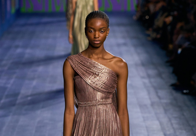Οι «θεές» του Dior στην haute couture συλλογή FW 24/25 γιορτάζουν τη δύναμη του αθλητισμού από την αρχαιότητα μέχρι σήμερα