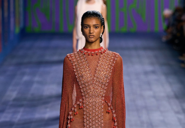 Οι «θεές» του Dior στην haute couture συλλογή FW 24/25 γιορτάζουν τη δύναμη του αθλητισμού από την αρχαιότητα μέχρι σήμερα