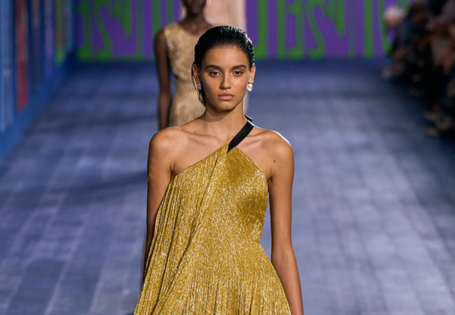 Οι «θεές» του Dior στην haute couture συλλογή FW 24/25 γιορτάζουν τη δύναμη του αθλητισμού από την αρχαιότητα μέχρι σήμερα