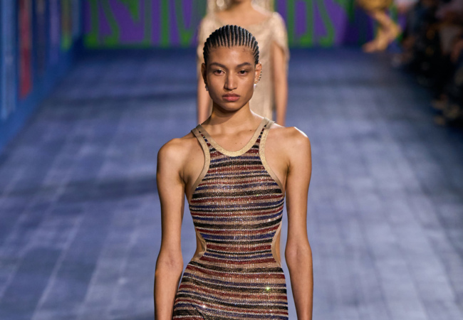 Οι «θεές» του Dior στην haute couture συλλογή FW 24/25 γιορτάζουν τη δύναμη του αθλητισμού από την αρχαιότητα μέχρι σήμερα