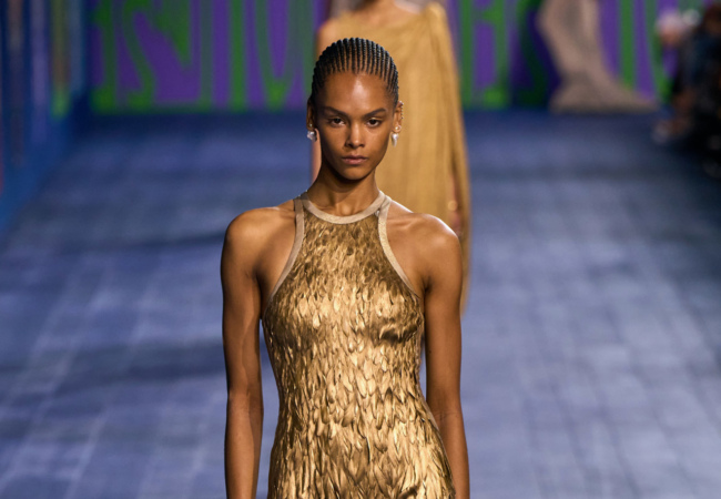 Οι «θεές» του Dior στην haute couture συλλογή FW 24/25 γιορτάζουν τη δύναμη του αθλητισμού από την αρχαιότητα μέχρι σήμερα