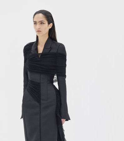 Jean Paul Gaultier Couture F'24: Draping και γεωμετρικές φιγούρες βγαλμένες από ταινία επιστημονικής φαντασίας
