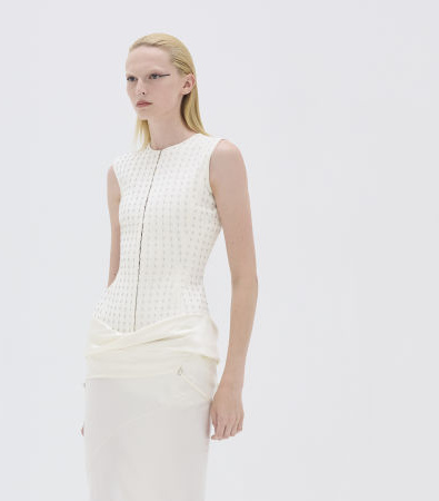 Jean Paul Gaultier Couture F'24: Draping και γεωμετρικές φιγούρες βγαλμένες από ταινία επιστημονικής φαντασίας