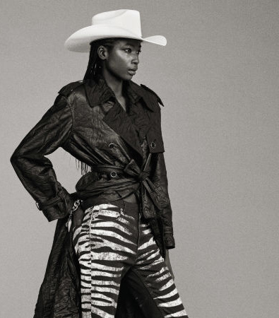 Ο Fausto Puglisi γιορτάζει την κληρονομιά του Roberto Cavalli στη συλλογή Resort '25