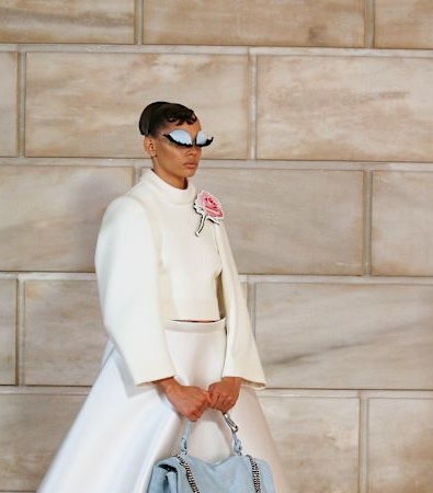 Η FW'24 συλλογή του Marc Jacobs είναι γεμάτη από παιδικότητα και ανεμελιά