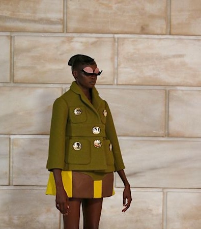 Η FW'24 συλλογή του Marc Jacobs είναι γεμάτη από παιδικότητα και ανεμελιά