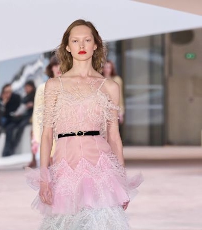 Chanel HC SS'25: Ένα σενάριο-ωδή στο φως και στο σκοτάδι