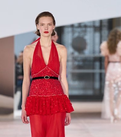 Chanel HC SS'25: Ένα σενάριο-ωδή στο φως και στο σκοτάδι