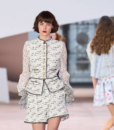 Chanel HC SS'25: Ένα σενάριο-ωδή στο φως και στο σκοτάδι