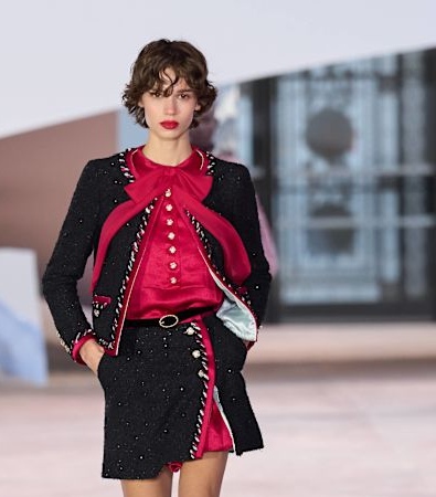 Chanel HC SS'25: Ένα σενάριο-ωδή στο φως και στο σκοτάδι