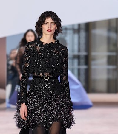 Chanel HC SS'25: Ένα σενάριο-ωδή στο φως και στο σκοτάδι