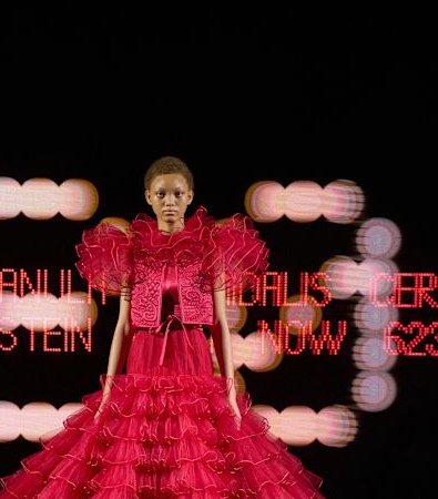 Valentino HC SS'25: Απόλυτη υπερβολή και δεξιοτεχνία στην εποχή του Alessandro Michele