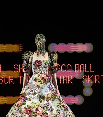Valentino HC SS'25: Απόλυτη υπερβολή και δεξιοτεχνία στην εποχή του Alessandro Michele