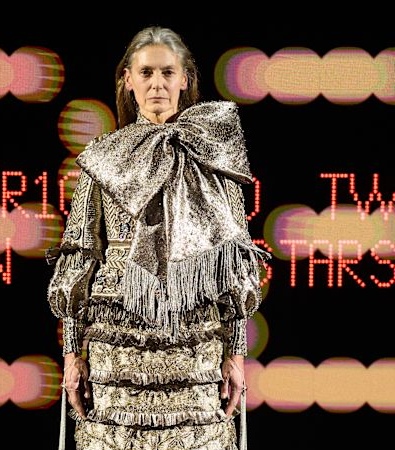 Valentino HC SS'25: Απόλυτη υπερβολή και δεξιοτεχνία στην εποχή του Alessandro Michele