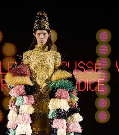Valentino HC SS'25: Απόλυτη υπερβολή και δεξιοτεχνία στην εποχή του Alessandro Michele