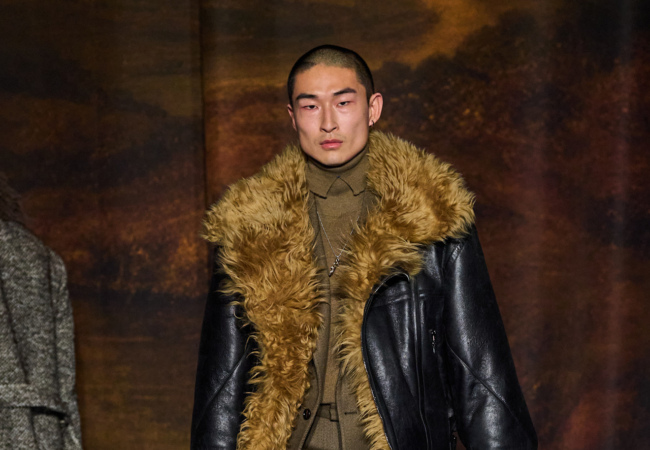 Burberry FW '25: Κλασική Βρετανική πολυτέλεια με σύγχρονη αίσθηση