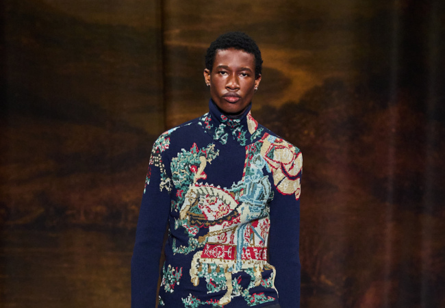 Burberry FW '25: Κλασική Βρετανική πολυτέλεια με σύγχρονη αίσθηση