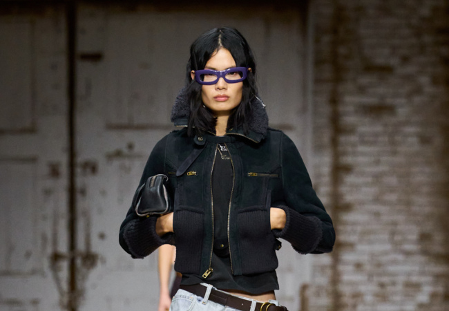 Coach FW '25: Ανάμεσα στο Grunge και το Vintage Glamour