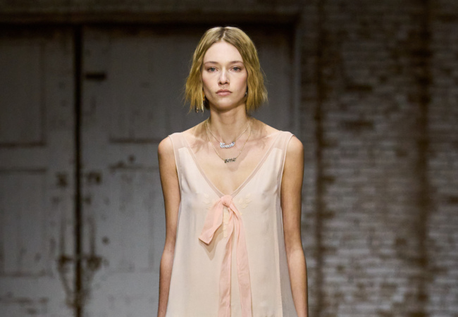 Coach FW '25: Ανάμεσα στο Grunge και το Vintage Glamour