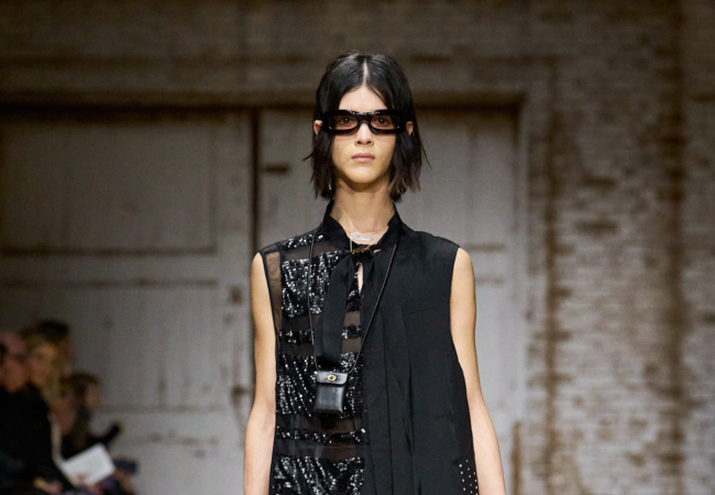 Coach FW '25: Ανάμεσα στο Grunge και το Vintage Glamour